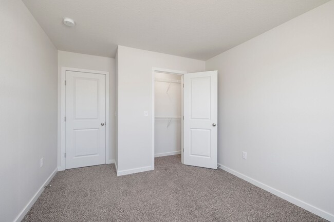 Building Photo - BRAND NEW 3 BEDROOM HOME - BOLIVAR, MO