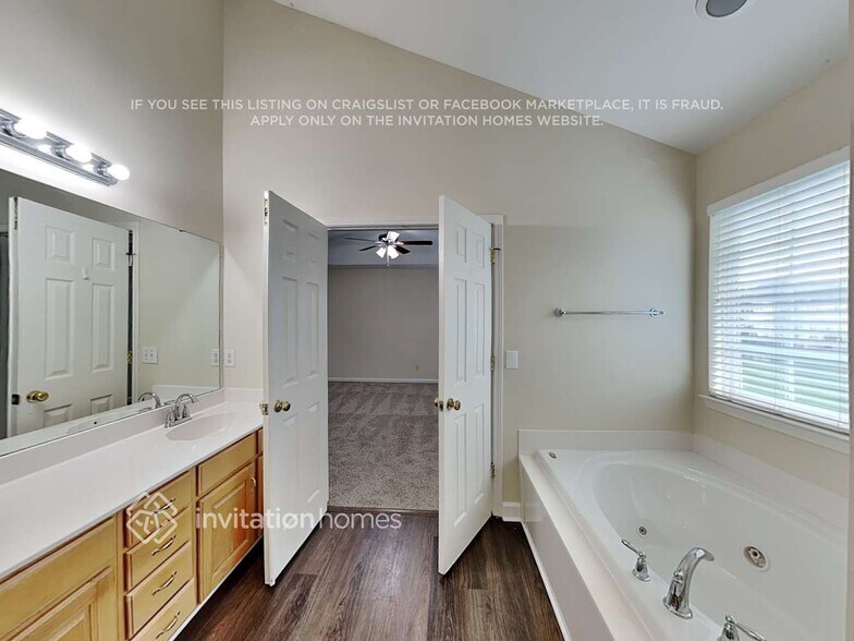 Building Photo - 212 Alnwick Ln