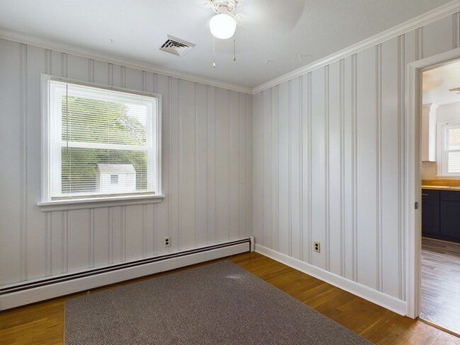 Building Photo - 3005 Putney Rd