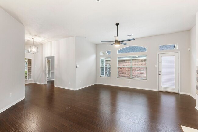 Building Photo - 35 Auburn Path Dr