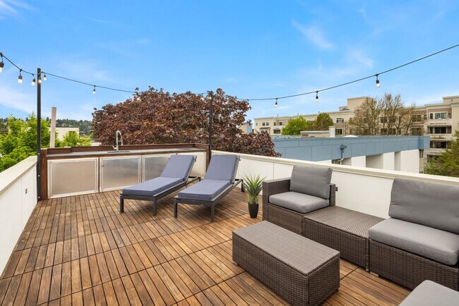 Building Photo - 3bd/3ba Seattle Townhome