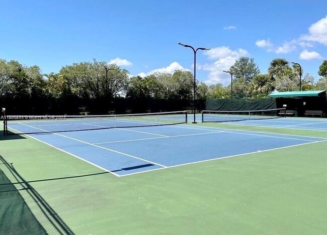 Building Photo - 16658 Hemingway Dr