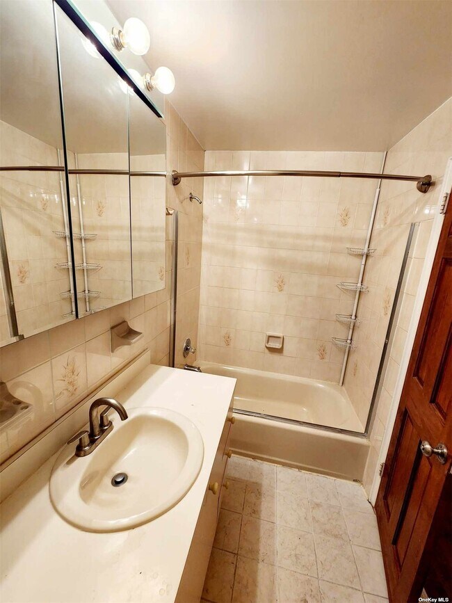 Building Photo - 30-18 81st St