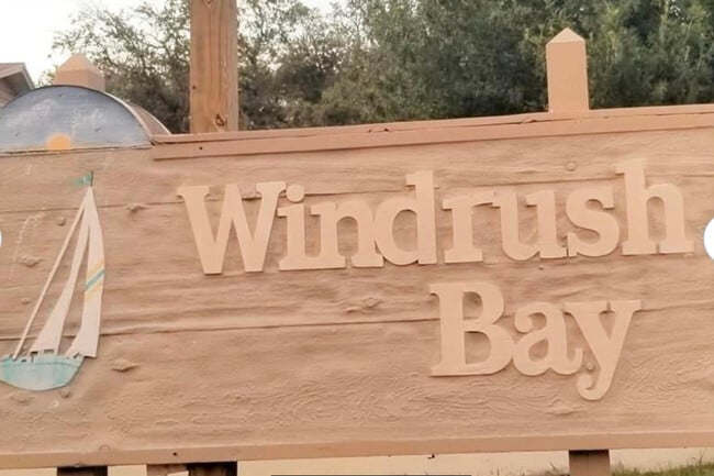 Building Photo - 610 Windrush Bay Dr
