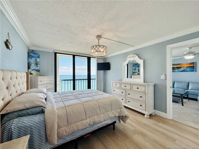 Building Photo - 10680 S Ocean Dr