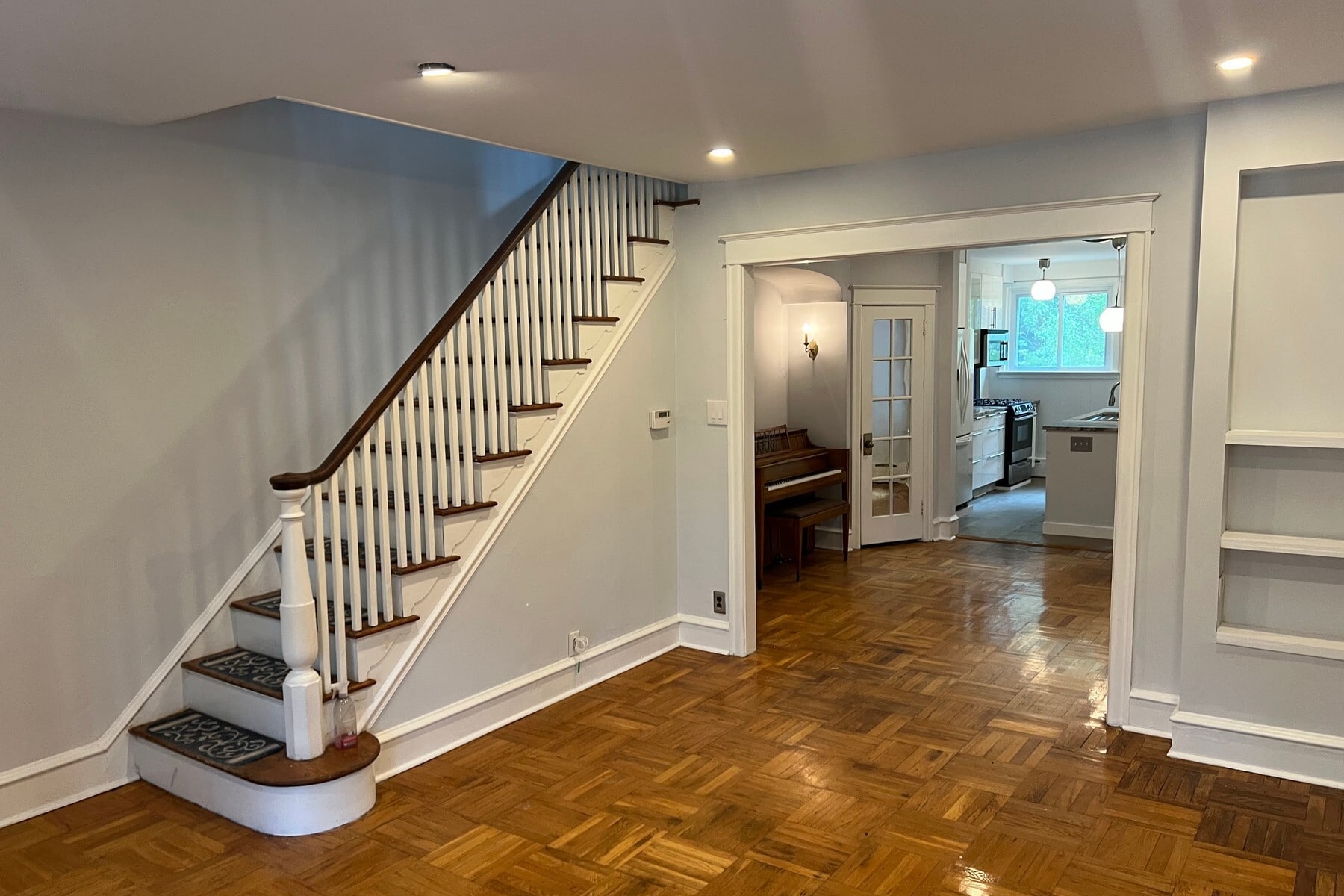 Building Photo - 110 E Roumfort Rd