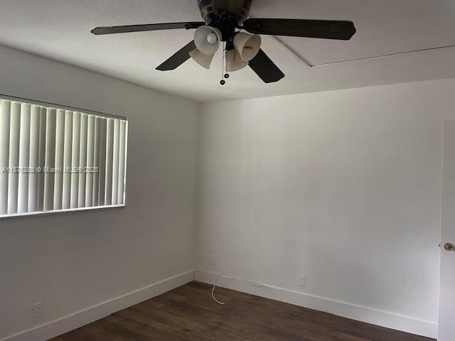 Building Photo - 419 S Crescent Dr