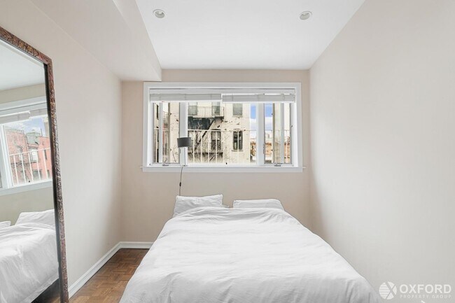 Building Photo - 148 Waverly Place