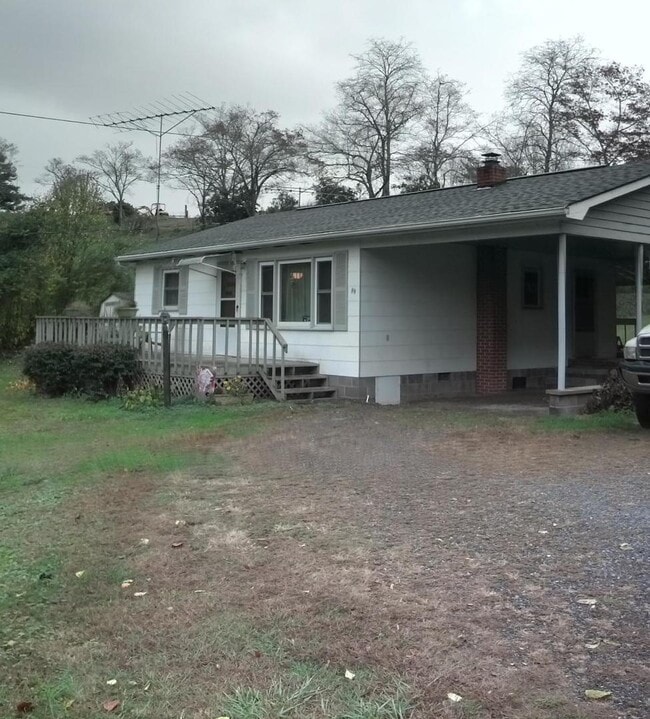 Building Photo - Great 2 Bedroom House in Dillsboro near the River $1400 available June 5th for year-long lease