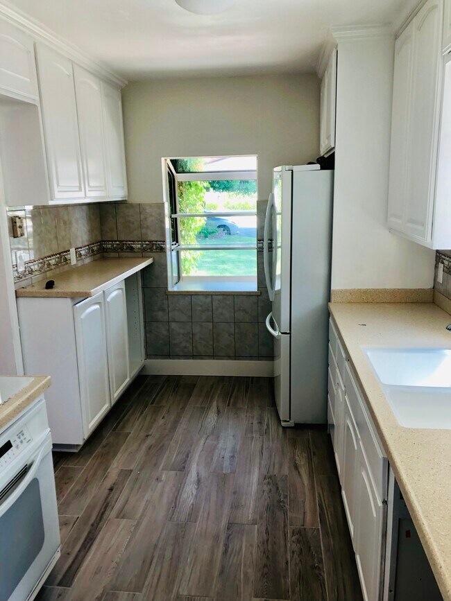 Building Photo - 3633 Malafia Dr