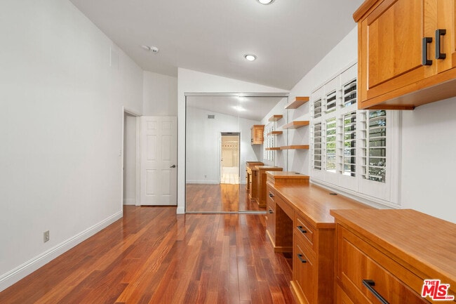 Building Photo - 13031 Magnolia Blvd