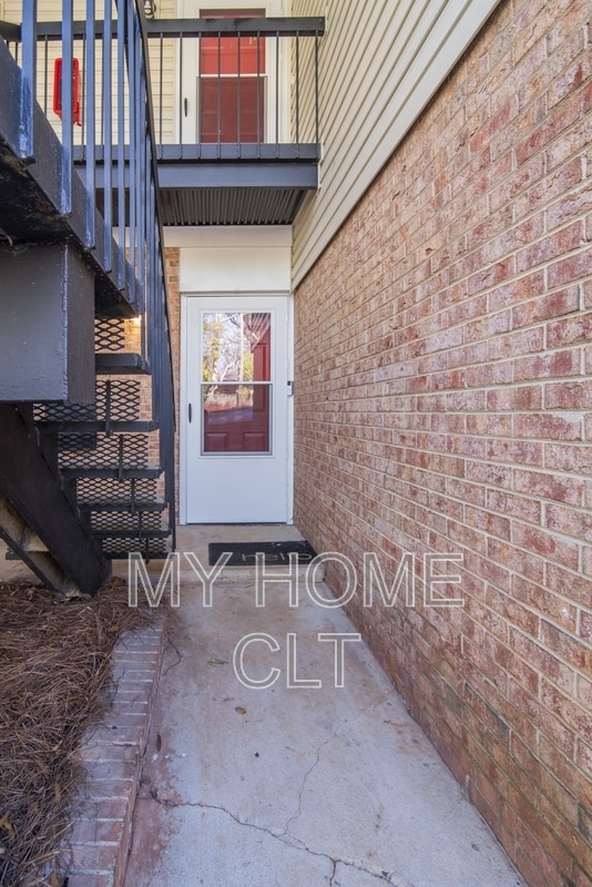 Building Photo - 4605 Coronado Dr