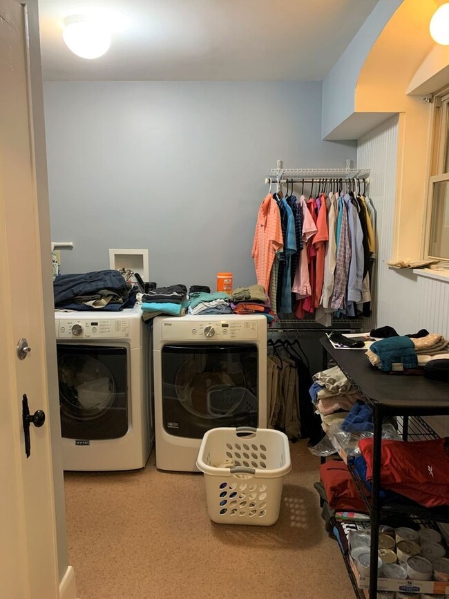 Building Photo - 148 Campbell Ave