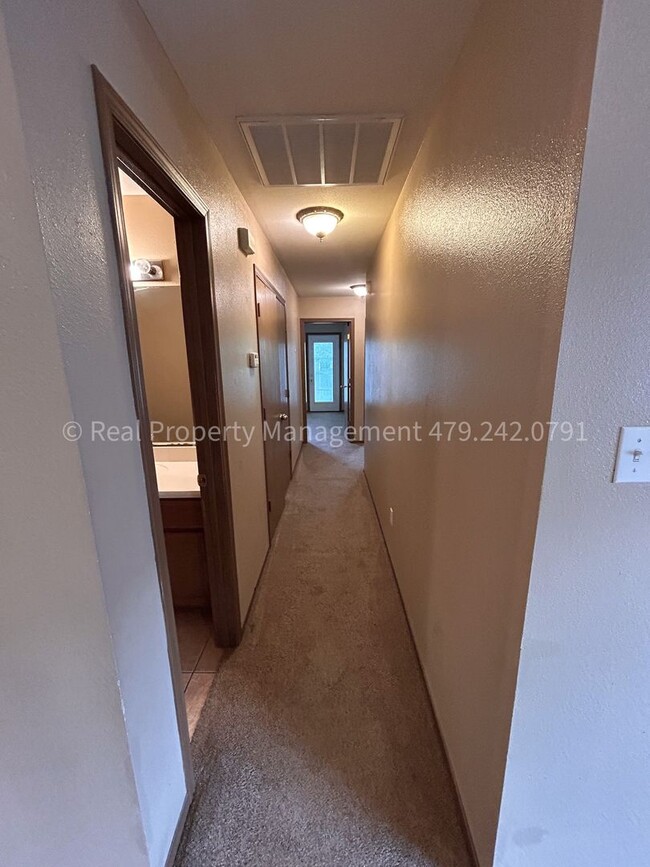 Building Photo - 1003 Trenton Dr