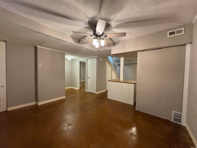 Building Photo - 2105 Wright Ave