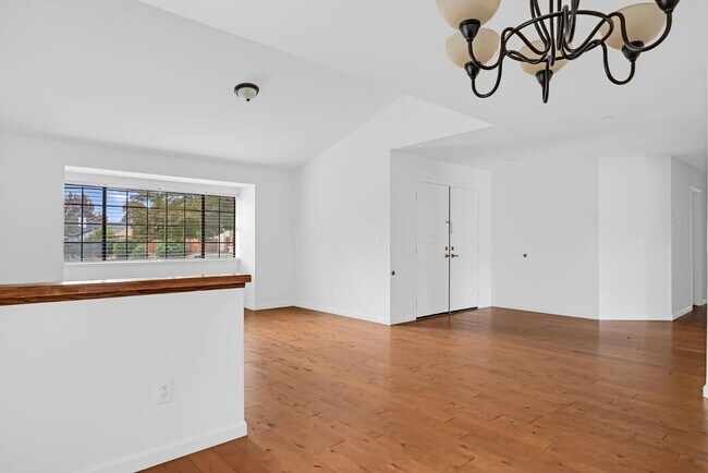 Building Photo - 100 Lippizan Dr