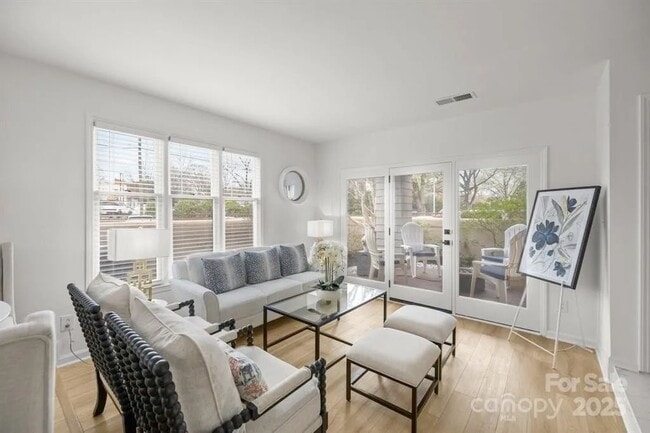 Building Photo - 226 Queens Rd