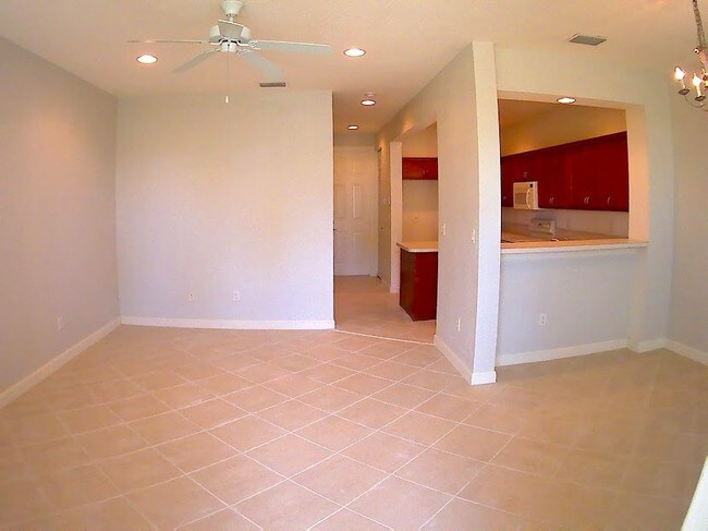 Building Photo - 880 Millbrae Ct