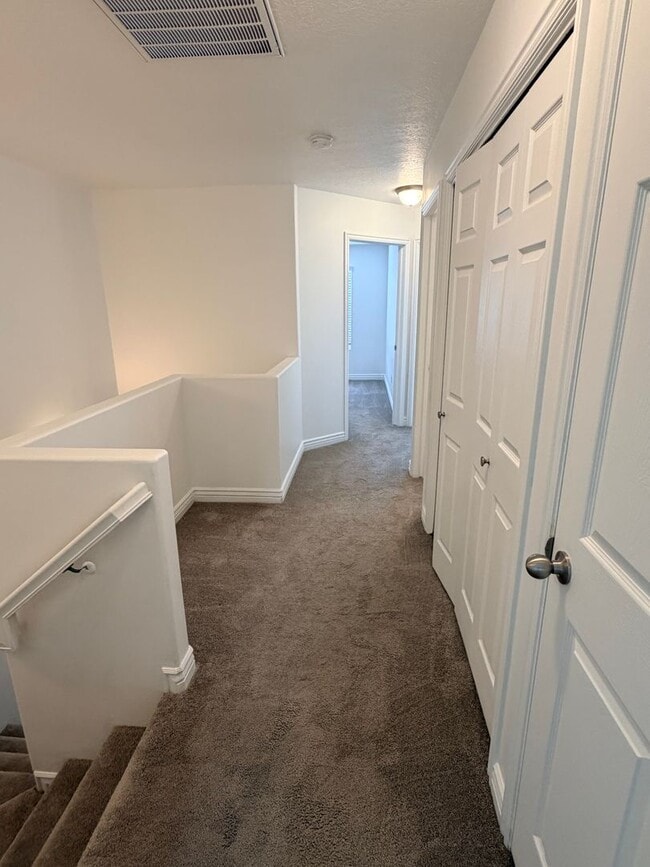 Building Photo - PAY NOTHING UNTIL AUGUST 1ST- 3 Bed, 2.5 Bath Townhome in Pleasant Grove