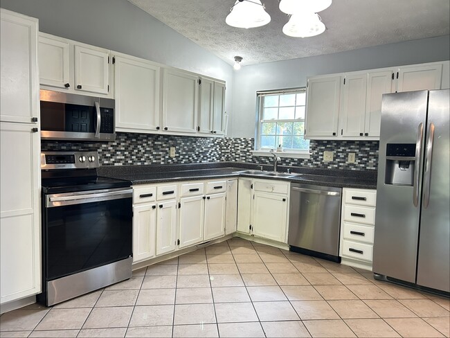 Building Photo - 457 Channing Way