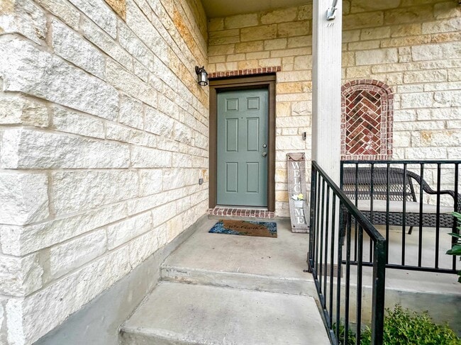 Building Photo - 8723 Shiloh Rock Dr