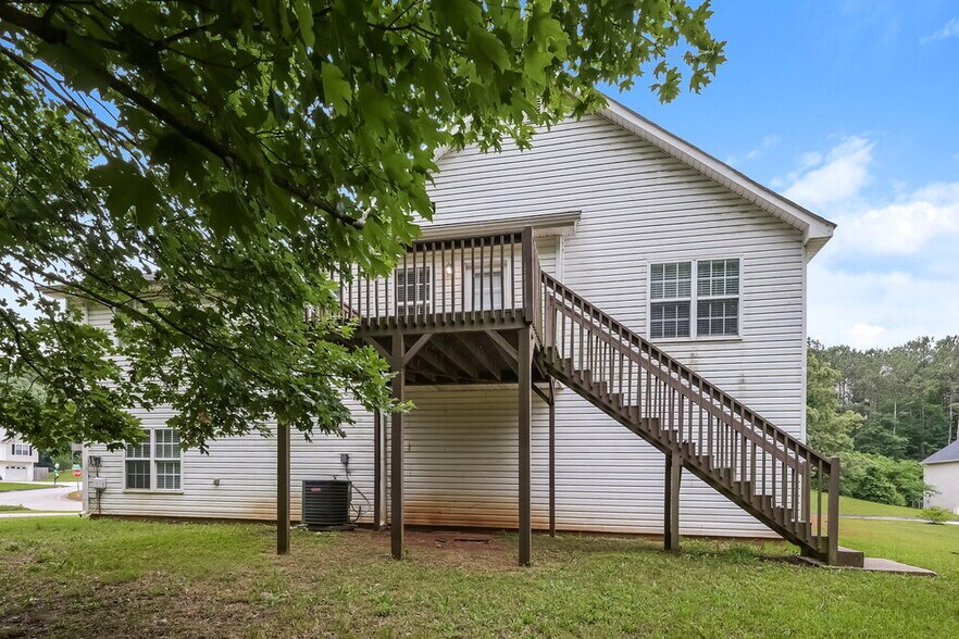 Building Photo - 577 Paradise Cir