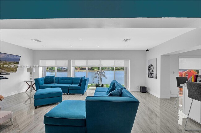 Building Photo - 5602 White Cedar Ln