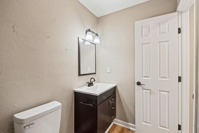 Building Photo - Spacious 3-Bedroom Home in The Colony – Available Now!