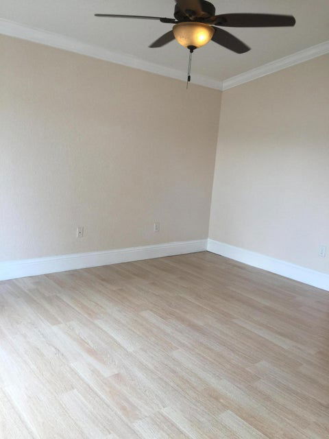 Building Photo - 5900 Azalea Cir