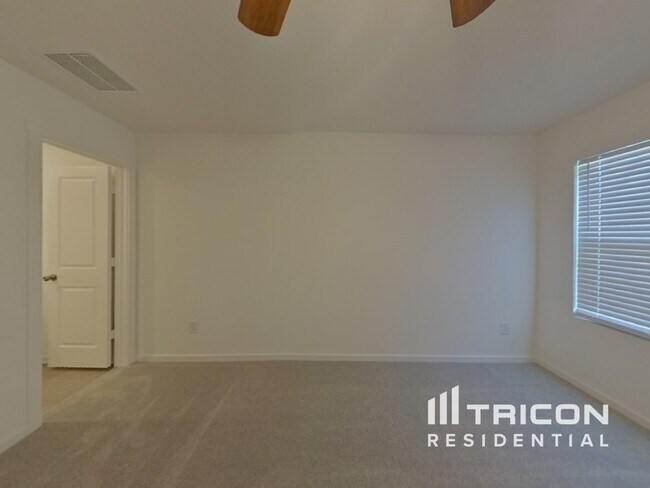 Building Photo - 10740 Cowhide Ln