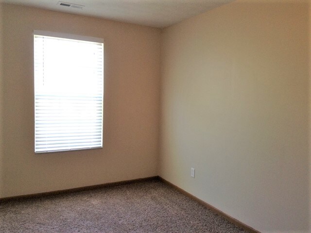 Building Photo - 940 Fox Croft Pl
