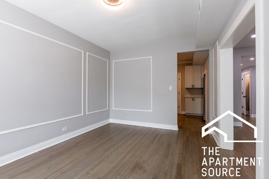 Building Photo - 1354 W Carmen Ave