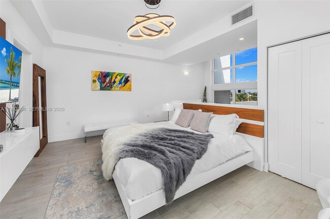 Building Photo - 41 N Shore Dr