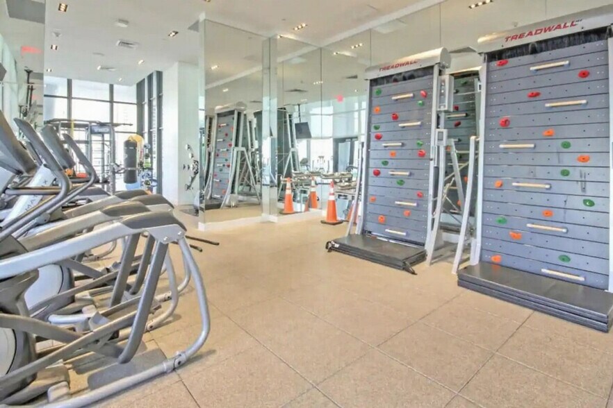 Building Photo - 90 NE 17th St