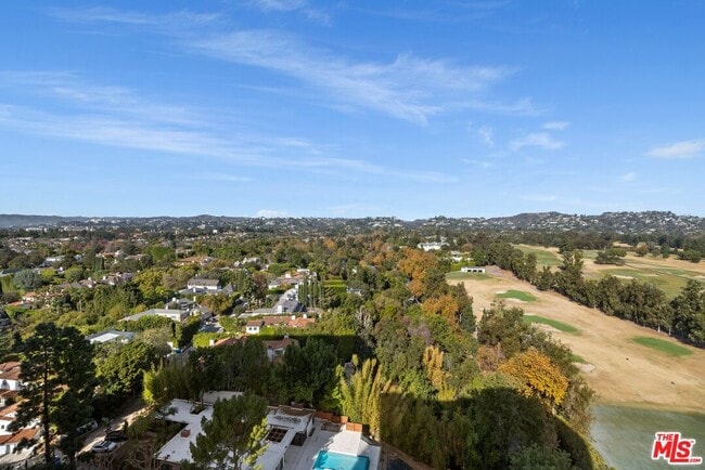 Building Photo - 875 Comstock Ave