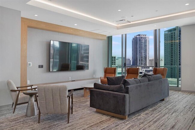 Building Photo - 400 Central Ave