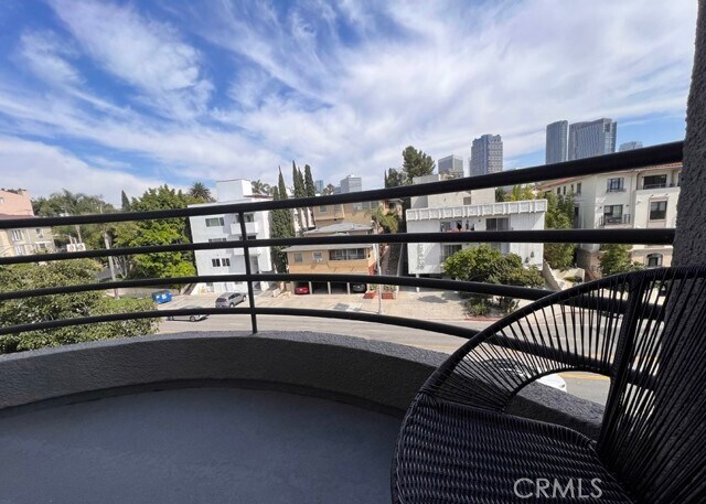 Building Photo - 1617 S Beverly Glen Blvd