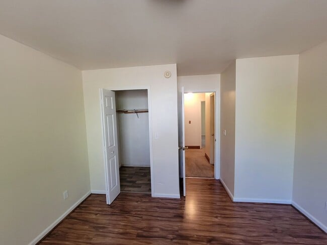 Building Photo - 3 Bedroom House Near Schools and Hiking