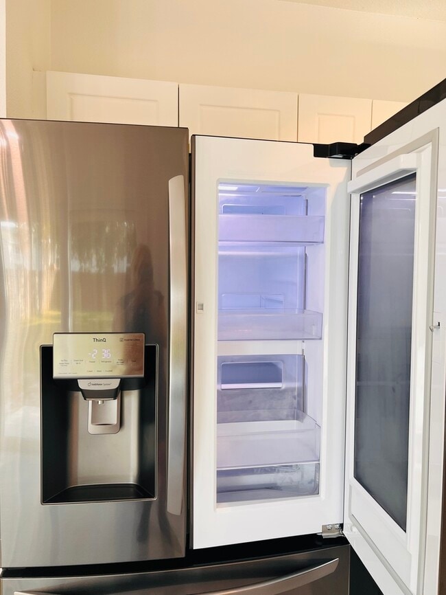 Building Photo - PRICE REDUCED!! Beautifully Updated 4 bed ...