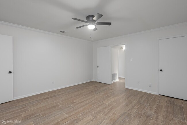 Building Photo - 1522 Captain Shreve Dr