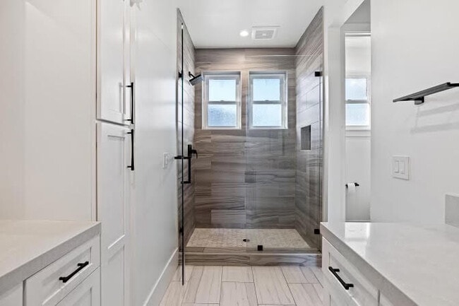 Building Photo - 165 22nd St