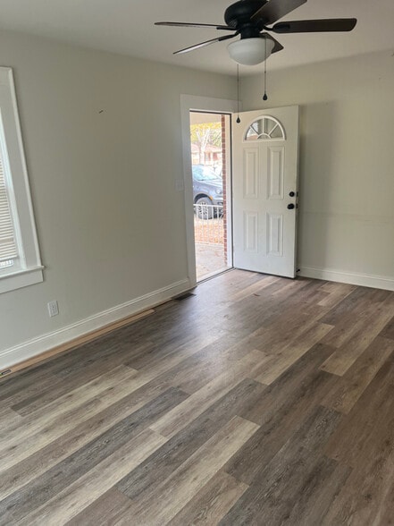 Building Photo - 304 Grice St