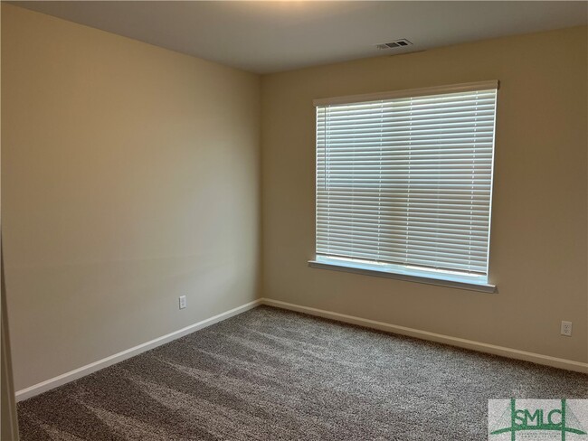 Building Photo - 112 Kenwood Cir