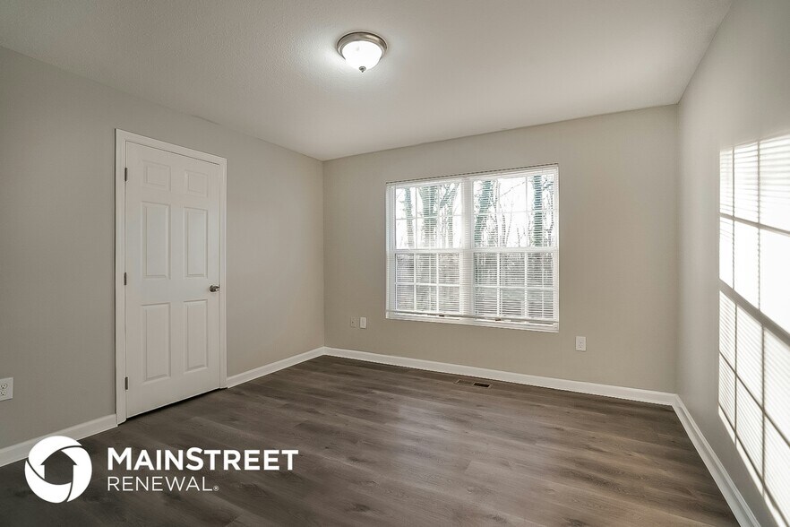 Building Photo - 107 S Walker Ln