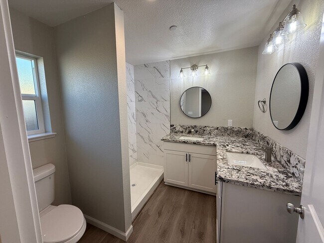 Building Photo - 4-bedroom single story in desirable Ripon!