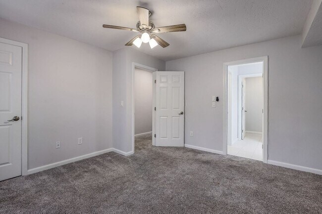 Building Photo - 78 Pointe Rok Dr