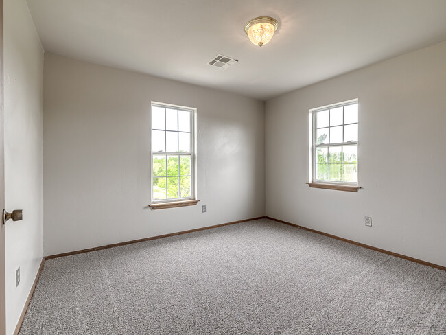 Building Photo - 11308 Meadow Ridge Ln