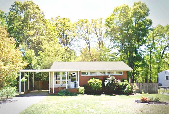Building Photo - 2525 Netherwood Dr