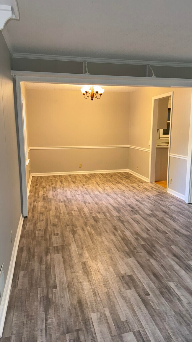 Building Photo - 160 Cotton Road