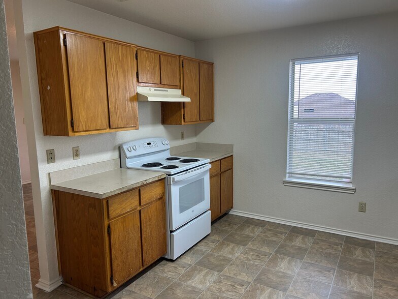 Building Photo - 2707 Mason Dr